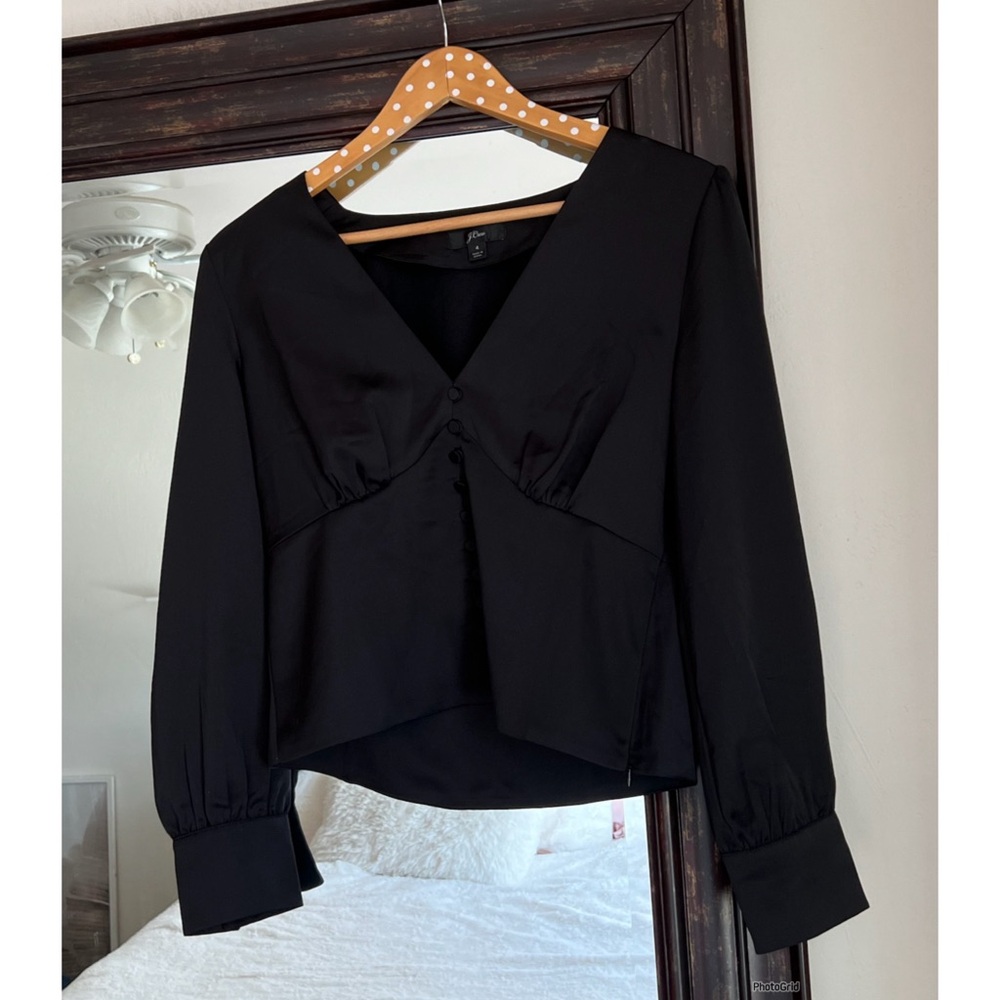 J.Crew Black Deep V-neck button-front top in satin-backed crepe Size 4 - Picture 2 of 3